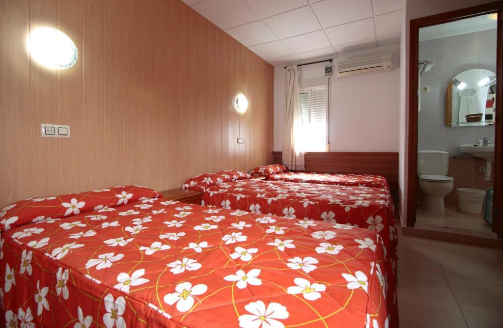 Hostal Anas Hotel Мерида Стая снимка